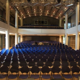 EMPORE Saal Theater 800x600 