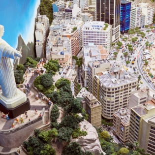 Rio cristo redentor copacabana scaled 