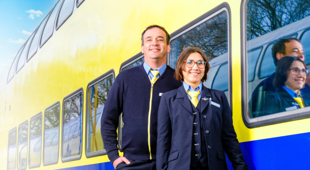 FB zwei aussen Ferne ohne Logo 